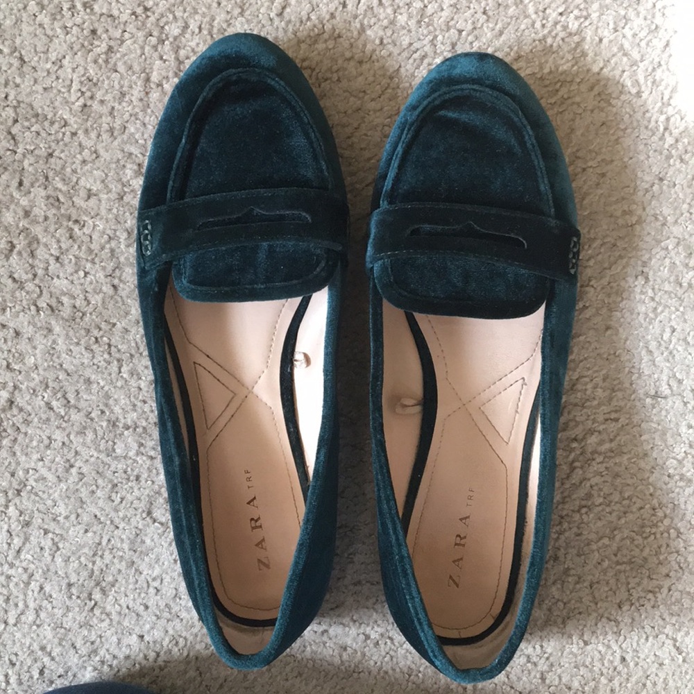 Velvet green Zara flats
